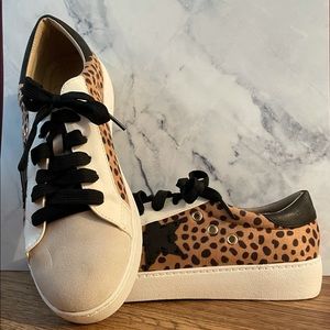 CCOCCI Women’s leopard low rise sneakers, size 6
